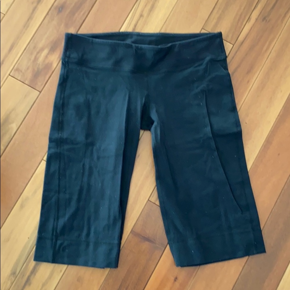 Lululemon clam diggers